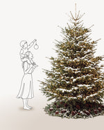 Sapin de Noël Étincelles de 300 cm représenté à l'échelle à côté de silhouettes, pour juger de sa hauteur 