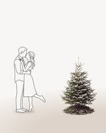 Sapin de Noël Forêt de 150 cm représenté à l'échelle à côté de silhouettes, pour juger de sa hauteur 