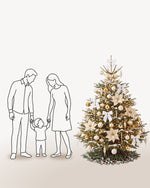 Sapin de Noël Grand Apparat Sacré-Cœur de 200 cm représenté à l'échelle à côté de silhouettes, pour juger de sa hauteur 