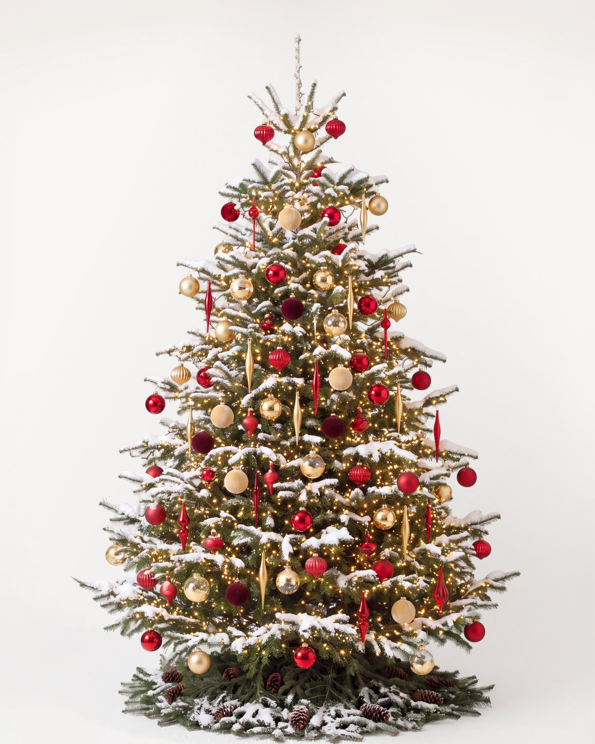 Sapin de Noël Parure Opéra de 400 cm : boules rouges, or et bordeaux, pampilles et guirlande blanc chaud 
