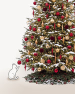 Sapin de Noël Parure Opéra de 500 cm représenté à l'échelle à côté de silhouettes, pour juger de sa hauteur 