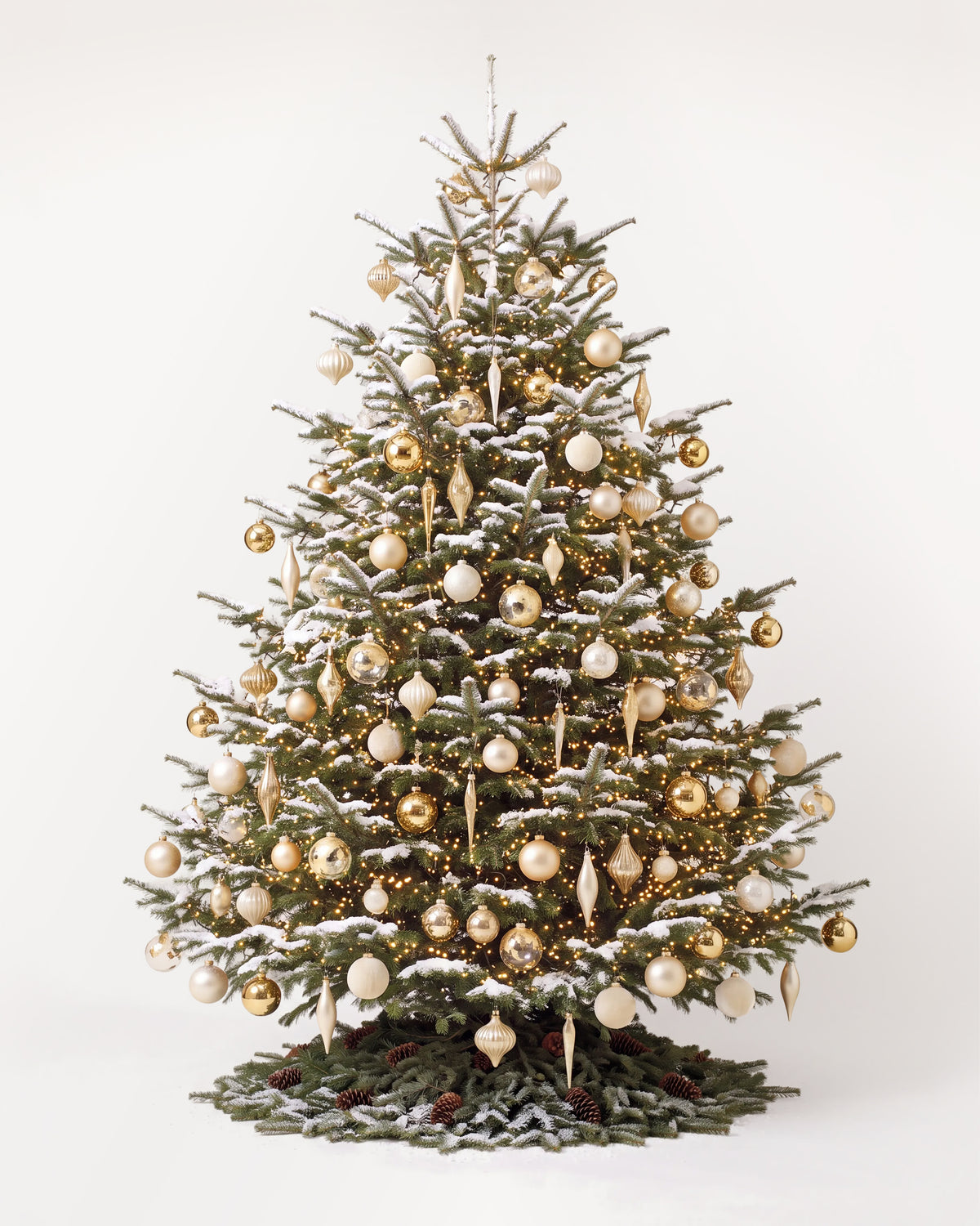 Sapin de Noël Parure Sacré-Cœur de 350 cm : boules or et ivoire, pampilles et guirlande blanc chaud 